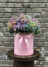 Цветочная композиция из Гипсофила и Розы в шляпной коробке в Чепелево