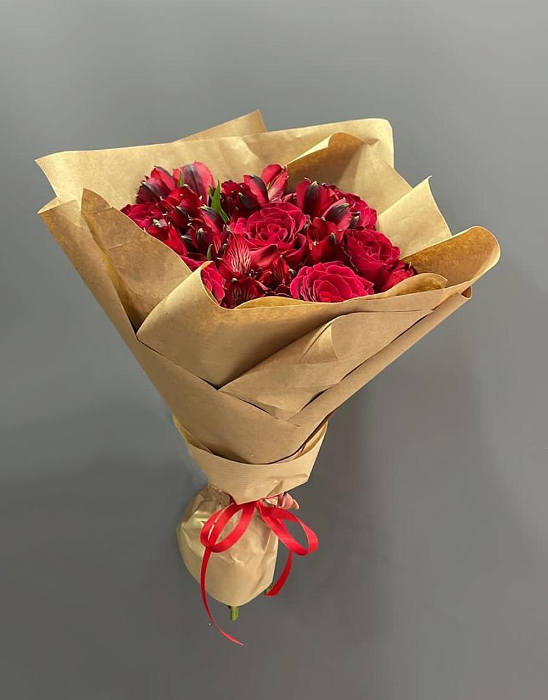 Букет цветов из: Альстромерии и Розы в Чепелево