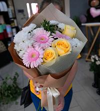 Букет цветов из:  Герберы, Розы и Хризантемы в Чепелево