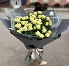 Букет Белые кустовые розы Солинеро в Чепелево