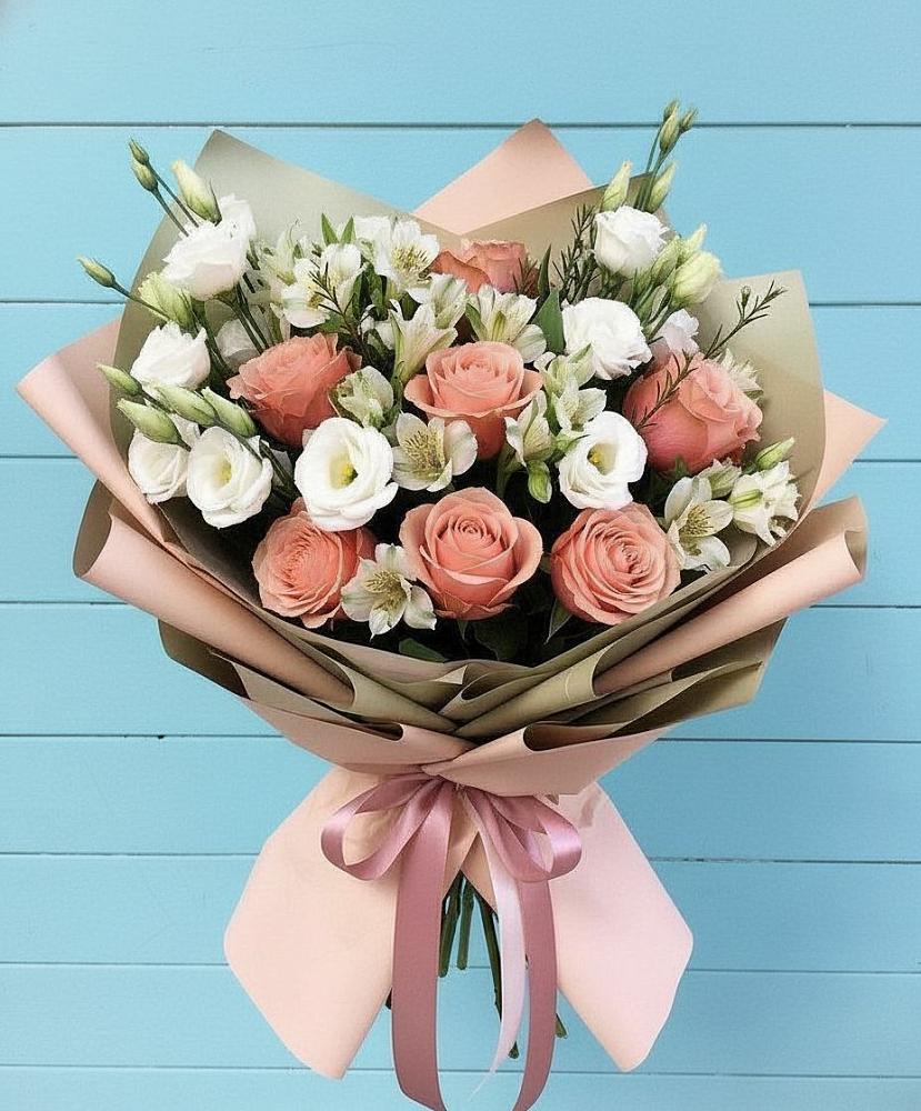 Букет цветов из: Розы, Альстромерии и Лизиантусы в Чепелево