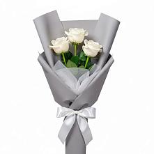 Букет 3 белые розы в Чепелево