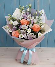 Букет цветов из:  Лизиантусы, Розы, Альстромерии и Гипсофила в Чепелево