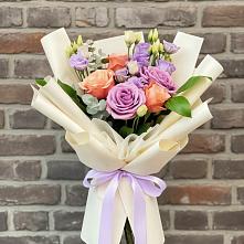 Букет цветов из:  Лизиантусы и Розы в Чепелево