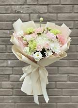 Букет цветов из:  Гвоздики, Розы, Лизиантусы и Хризантемы #REPLACE_PRED# Чепелево