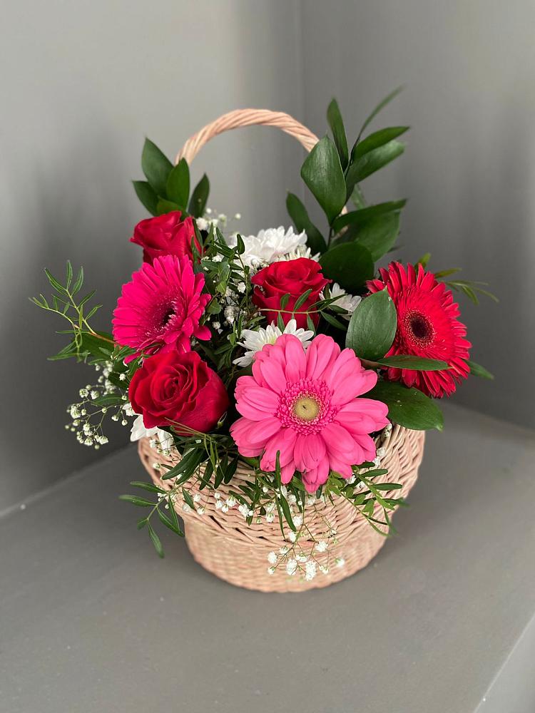 Цветочная композиция из Розы, Хризантемы и Герберы в корзине в Чепелево