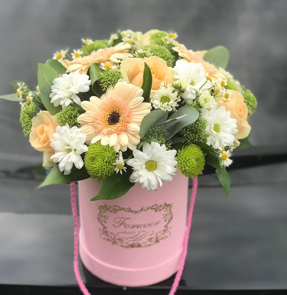 Цветочная композиция из Розы, Герберы и Хризантемы в шляпной коробке в Чепелево