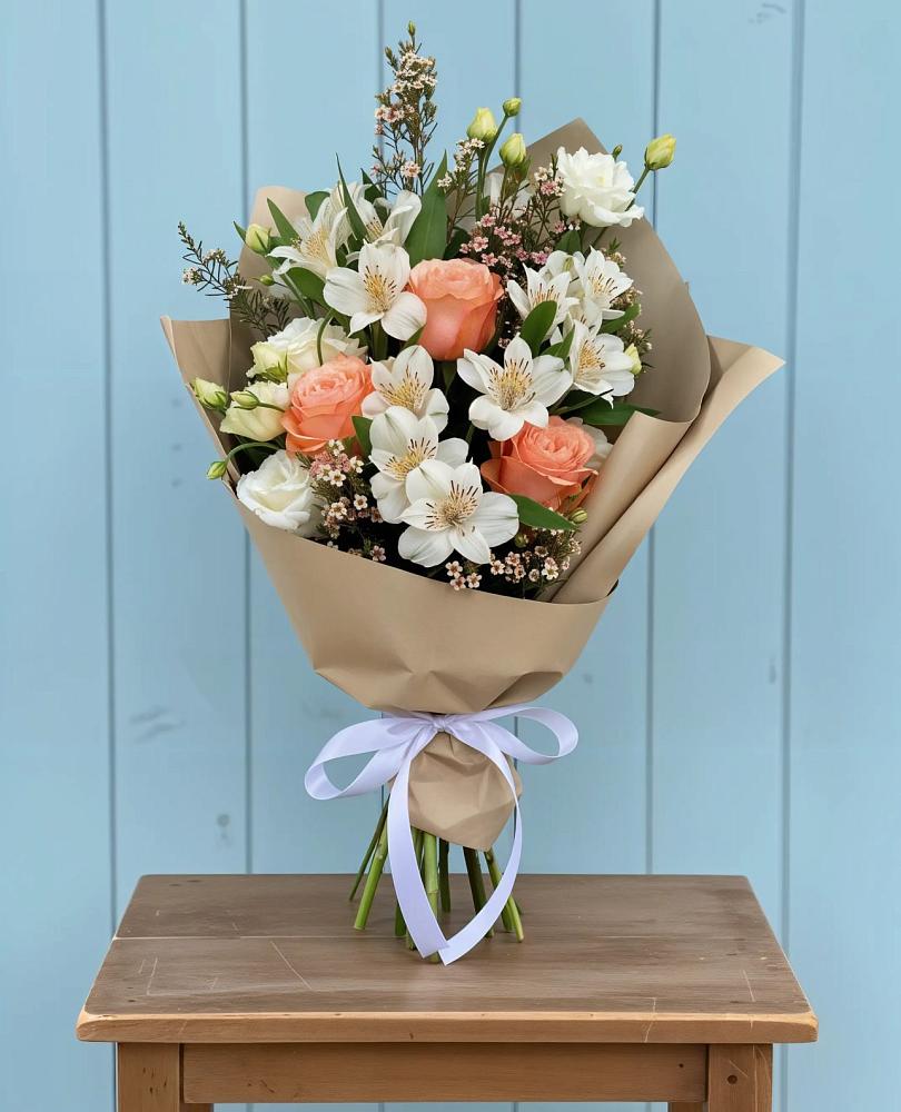 Букет цветов из: Альстромерии, Лизиантусы, Розы и Хризантемы в Чепелево